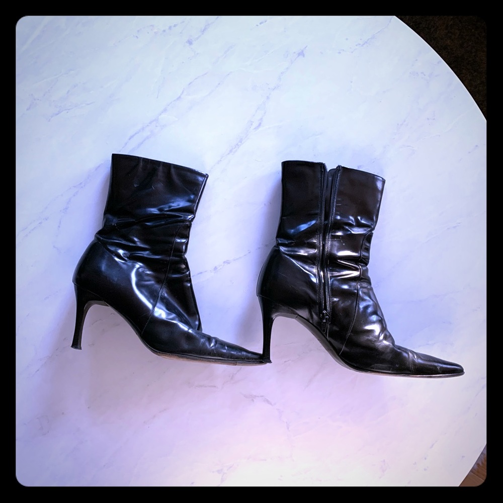 Authentic Burberry black leather ankle boots 391/2